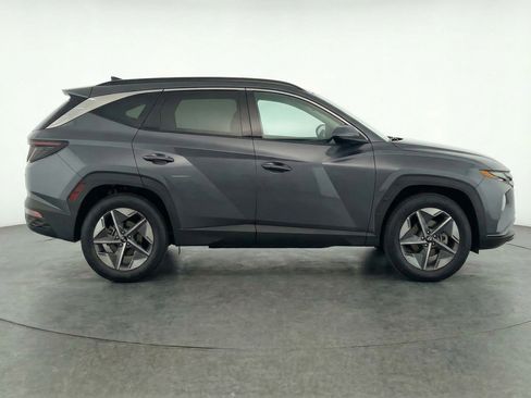 Used 2025 Hyundai Tucson SEL AWD/4WD image 11
