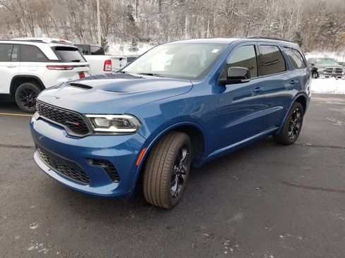 Certified 2025 Dodge Durango GT image 3