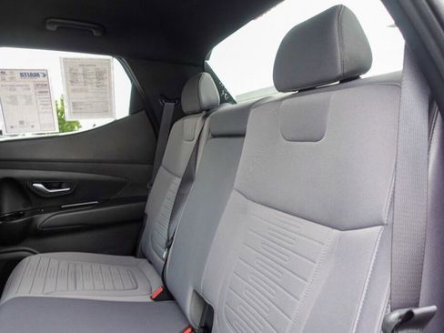 Used 2024 Hyundai Santa Cruz SE image 11