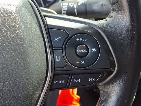 Used 2019 Toyota Camry SE FWD image 21