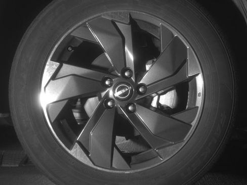 Used 2025 Nissan Rogue SV FWD image 13