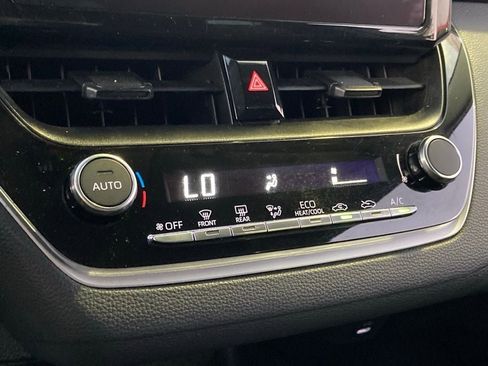Used 2023 Toyota Corolla LE image 21