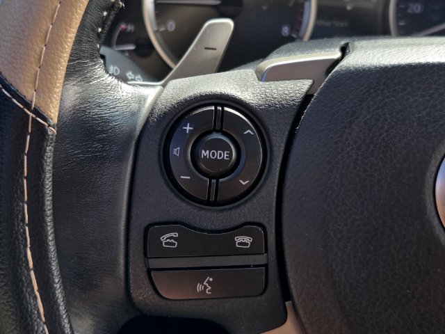 Used 2016 Lexus IS 200t RWD image 19