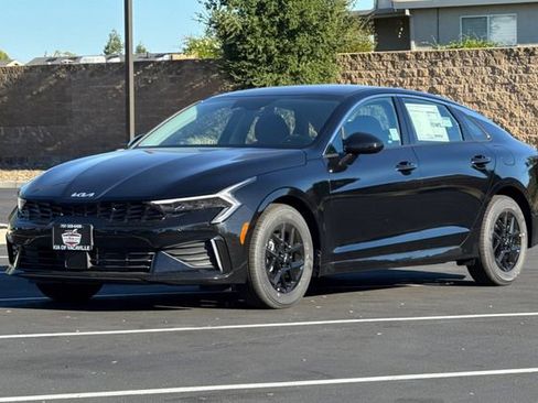 New 2026 Kia K5 LXS image 8