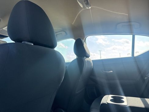 Certified 2025 Nissan Sentra SR image 33