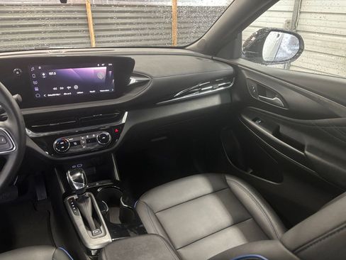 Used 2025 Buick Envista Sport Touring FWD image 35