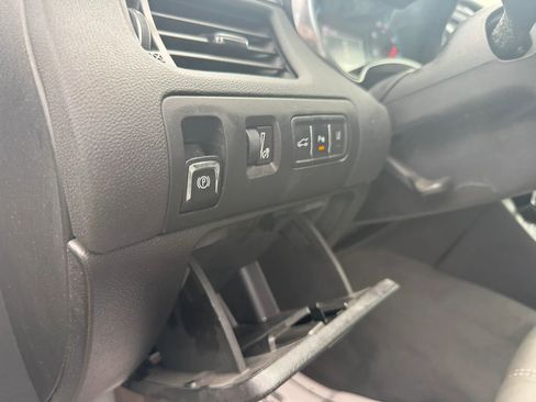Used 2016 Chevrolet Impala LT w/ Leather Package FWD image 28