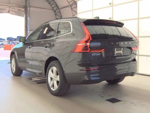 Used 2022 Volvo XC60 B5 Momentum AWD/4WD image 3