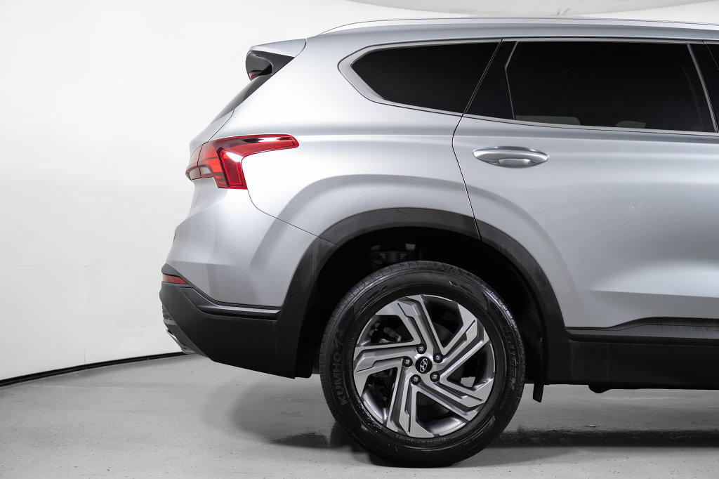 Used 2023 Hyundai Santa Fe SEL FWD image 5