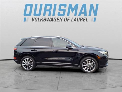 Used 2022 Lincoln Corsair Grand Touring image 2