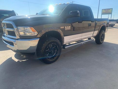 Used 2018 RAM 2500 Tradesman w/ Chrome Appearance Group image 3