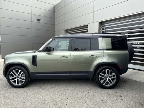 Used 2020 Land Rover Defender 110 HSE AWD/4WD image 4