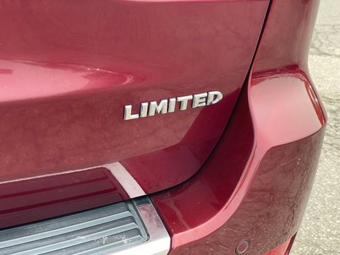 Used 2017 Jeep Grand Cherokee Limited AWD/4WD image 29
