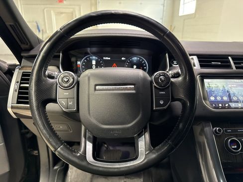 Used 2017 Land Rover Range Rover Sport HSE image 12