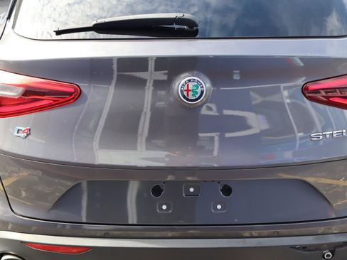 Used 2018 Alfa Romeo Stelvio AWD image 39