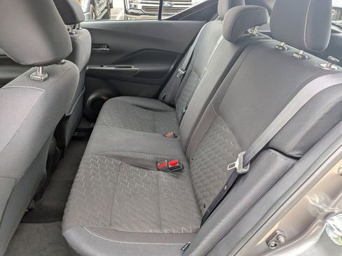 Used 2022 Nissan Kicks SV image 8