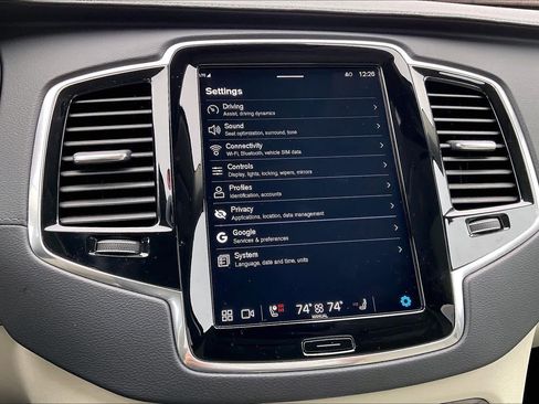 Used 2023 Volvo XC90 B6 Ultimate w/ Protection Package Premier image 39