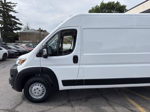 Used 2026 RAM ProMaster 2500 w/ Convenience Group FWD image 4