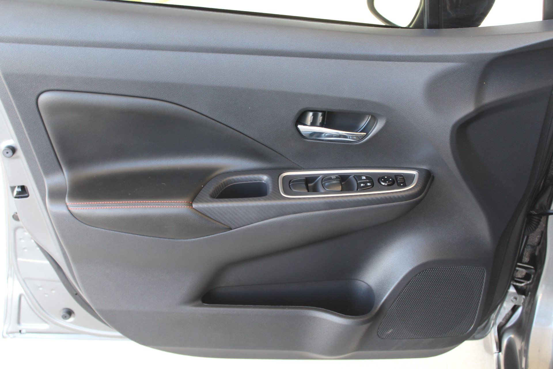 Used 2025 Nissan Versa SR w/ Trunk Package FWD image 22