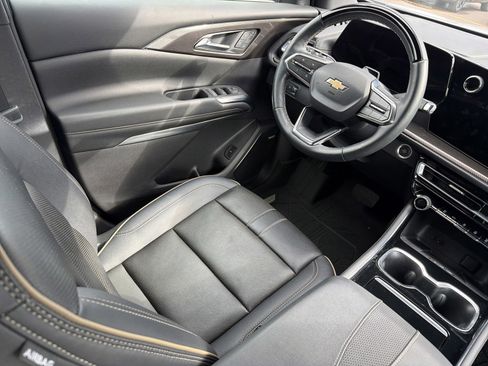 Used 2025 Chevrolet Traverse High Country image 16