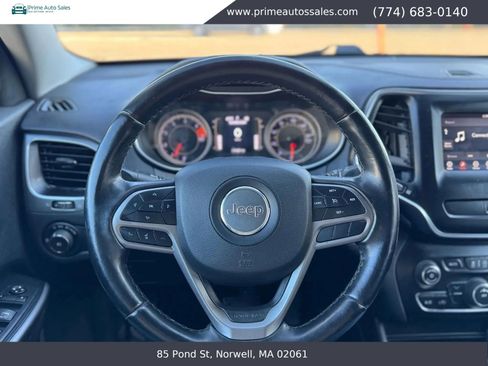 Used 2019 Jeep Cherokee Latitude Plus image 13