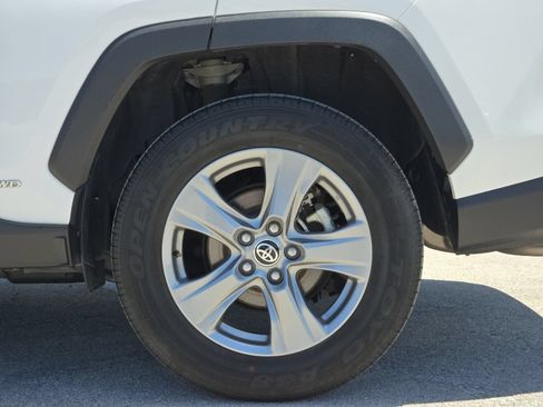 Certified 2025 Toyota RAV4 LE AWD/4WD image 22