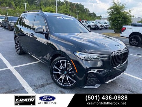 Used 2022 BMW X7 xDrive40i w/ M Sport Package AWD/4WD image 1