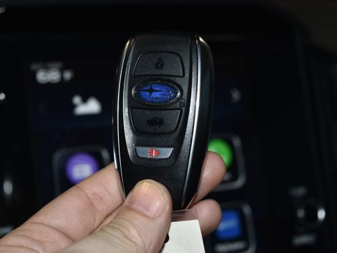 Used 2025 Subaru Crosstrek 2.0i Premium image 16