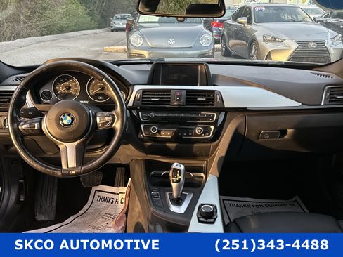 Used 2018 BMW 320i Sedan image 11