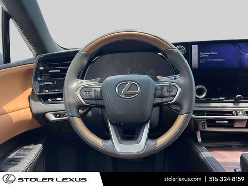 Used 2025 Lexus RX 350h w/ Accessory Package AWD/4WD image 19