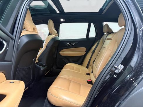 Used 2022 Volvo V60 T5 Cross Country w/ Lounge Package AWD/4WD image 12