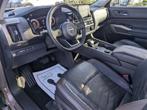 Used 2023 Nissan Pathfinder Platinum image 26