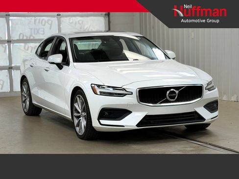 Used 2021 Volvo S60 T6 Momentum w/ Premium Package AWD/4WD image 1