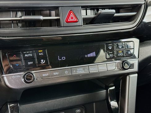 Used 2025 Kia Seltos S image 24