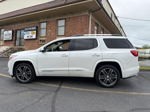 Used 2018 GMC Acadia Denali w/ Technology Package AWD/4WD image 3