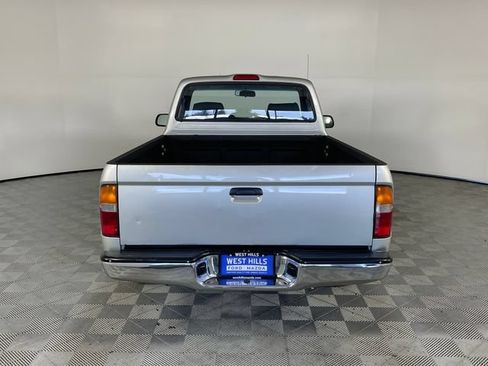 Used 2000 Toyota Tacoma 2WD Regular Cab image 18