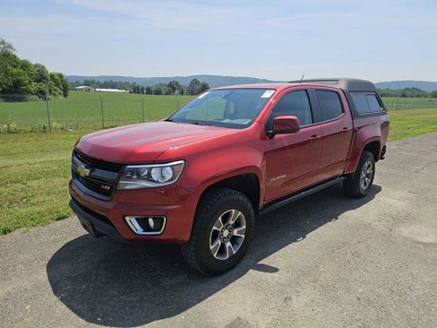 Used 2015 Chevrolet Colorado Z71 AWD/4WD image 2