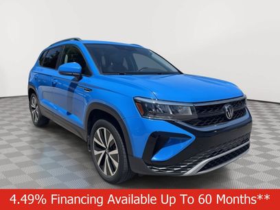 Used 2023 Volkswagen Taos SE w/ Panoramic Sunroof Package