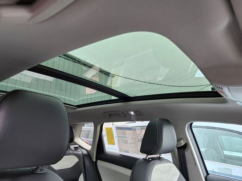 New 2025 Volkswagen Taos SEL image 16