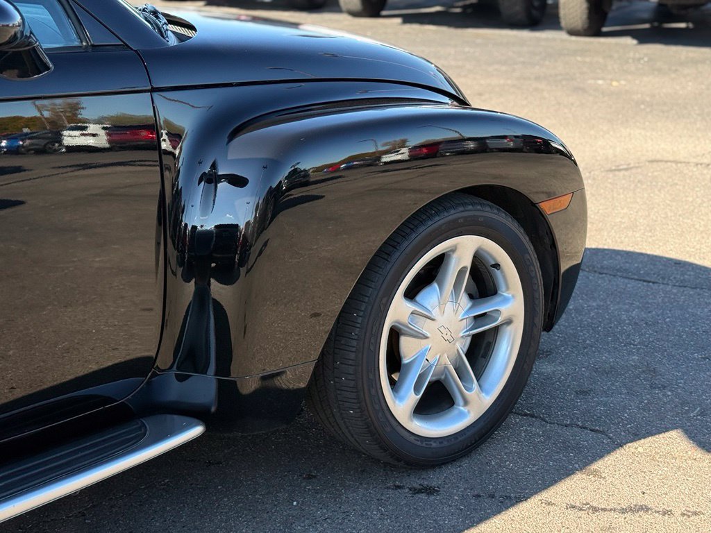 Used 2003 Chevrolet SSR w/ Preferred Equipment Group RWD image 36