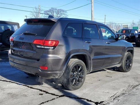 Used 2021 Jeep Grand Cherokee Laredo X image 5