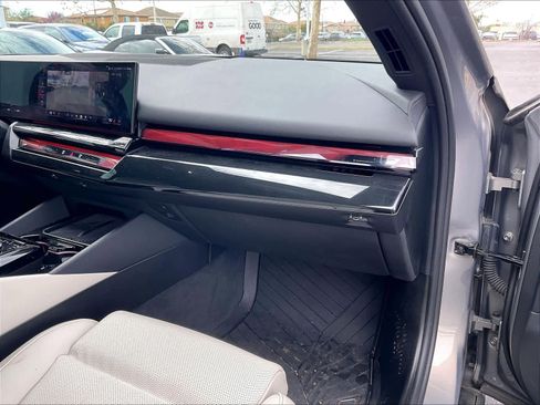 Used 2024 BMW i5 M60 w/ Premium Package image 16