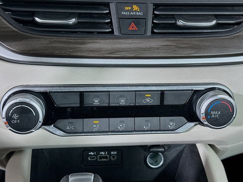 Used 2025 Nissan Altima 2.5 SV image 22