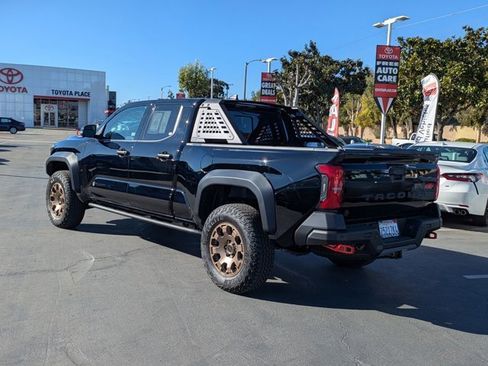 Used 2025 Toyota Tacoma Trailhunter image 11