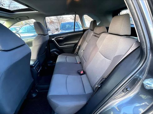Used 2019 Toyota RAV4 XLE image 19