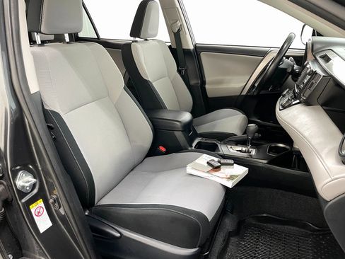 Used 2018 Toyota RAV4 XLE image 38