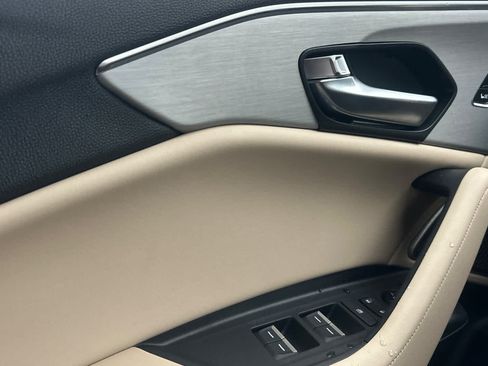 New 2025 Acura TLX w/ Technology Package FWD image 9