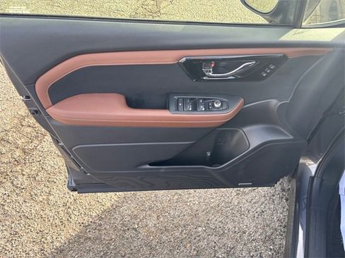 Certified 2025 Subaru Forester Touring image 29