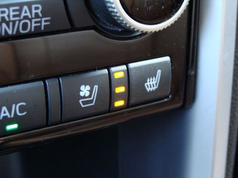 Used 2021 Subaru Ascent Touring image 27