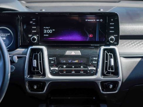 Certified 2023 Kia Sorento SX AWD/4WD image 12